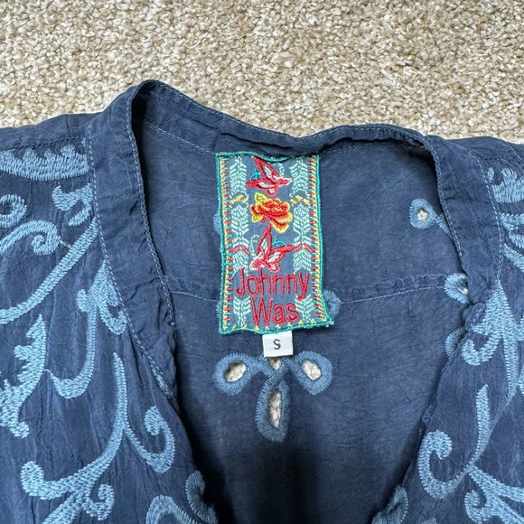 Johnny Was Blue Eyelet Button Down Sleeveless Tunic - Picture 3 of 4